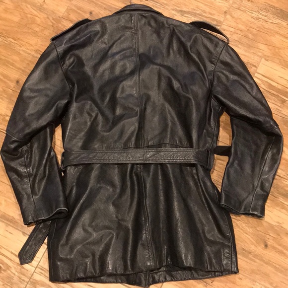 Women’s size medium leather trench jacket!! - Picture 3 of 8